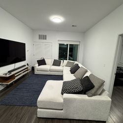 Elissa  6-Piece Sectional Couch 