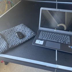 hp Notebook With Case And Mouse