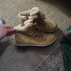 Womans Boots Size 7
