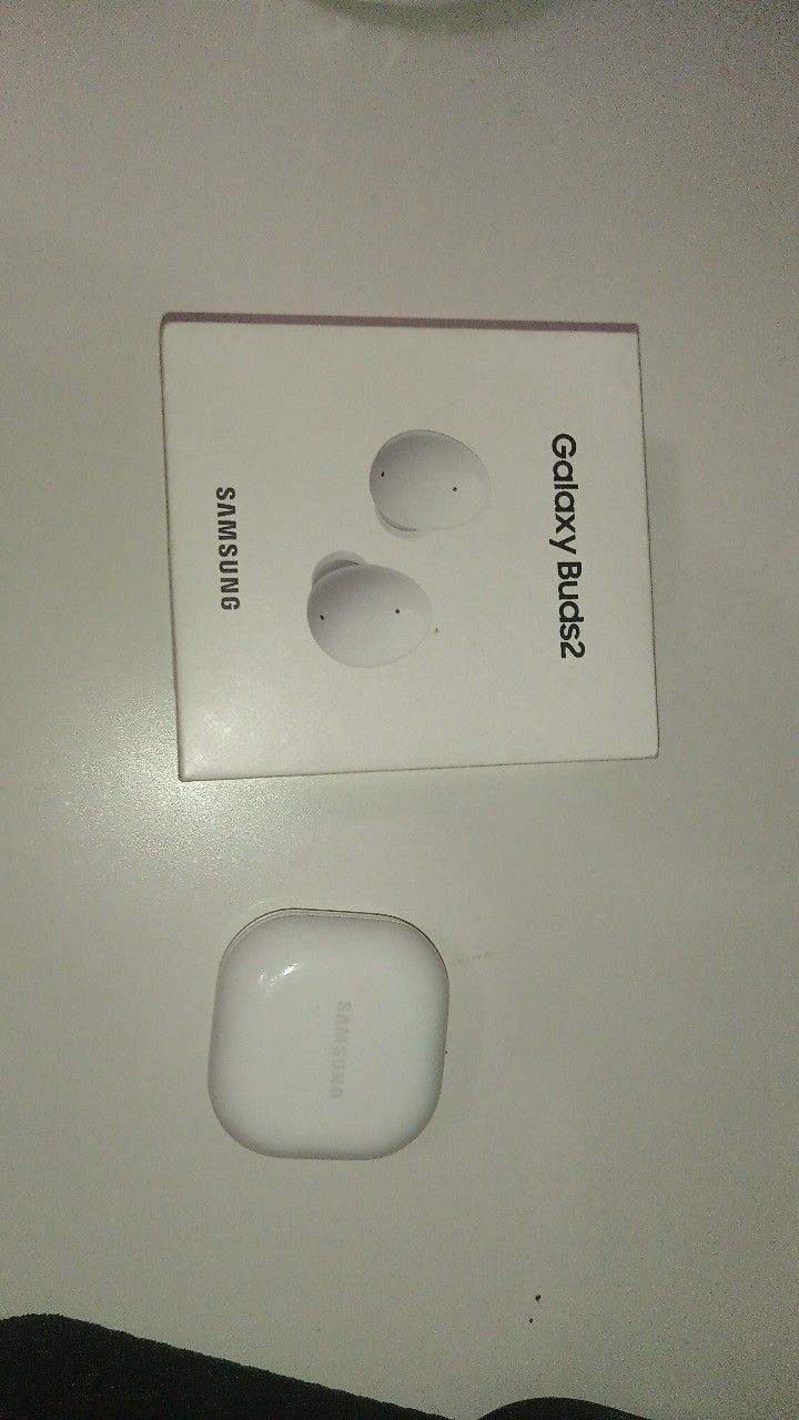 *Open To Negotiate* Samsung Galaxy Buds 2 (White) 