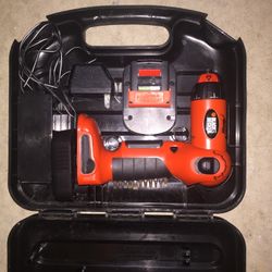 Black&Decker 12V Cordless Drill/Power Driver w/Case