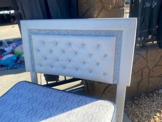 Twin Size Bed set