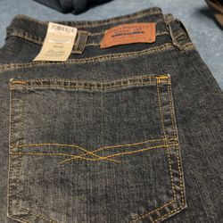 brand new Levi’s size 40/32