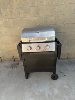 3-Burner Gas Grill with Stainless Lid