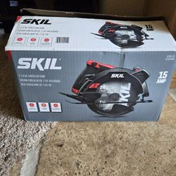 SKIL 15-Amp 7-1/4-in Corded Circular Saw

