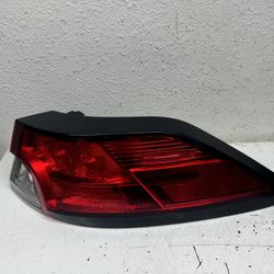 2022-2023 TOYOTA COROLLA CROSS SUV REAR OUTER TAIL LIGHT OEM RIGHT SIDE