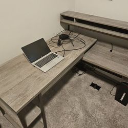 L Shaped Desk With Contact Charging