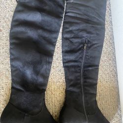 Black Boots Size:5 /1/2For Women 