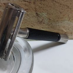 Shick Doulble Edge Safety Razor BEAUTIFUL 