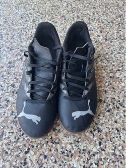Boys turf shoes  (size-8.5)