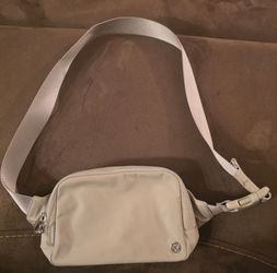 NWOT Lululemon Everywhere Belt Bag 2L Crossbody