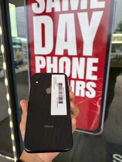 $85 to finance - Unlocked iPhone XR (64GB)