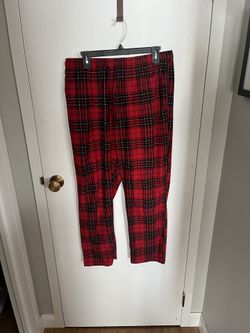 Nautica men’s sleepwear flannel bottoms. Size Medium. New. Red/Black