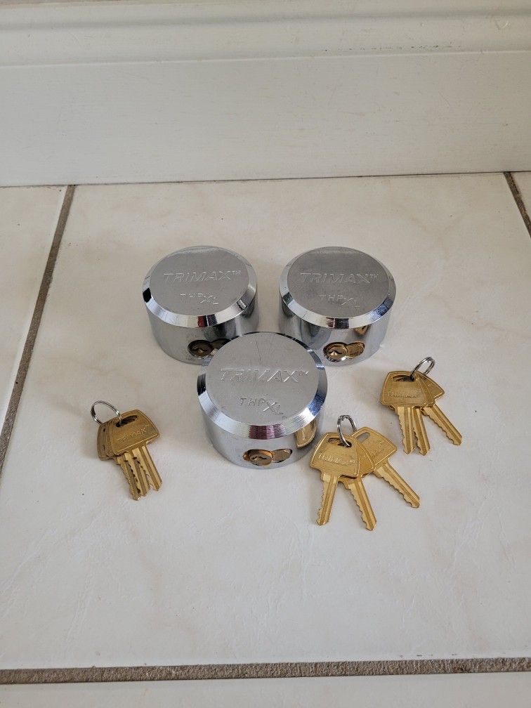 Hockey Puck Internal Shackle Trailer Door Lock