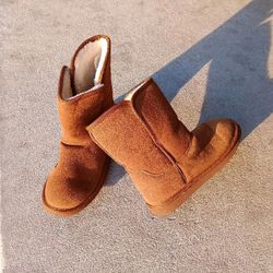 Women's Tan Suede Fur Lined Ugg-Style Winter Boots Sz.9