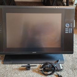 Wacom Cintiq 24HD Interactive Pen Display