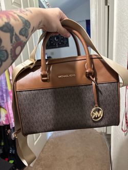 Authentic Michael Kors Tote bag w/strap