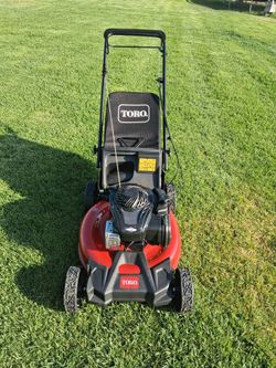 Lawnmower Toro Self-Propelled Briggs and Stratton Engine