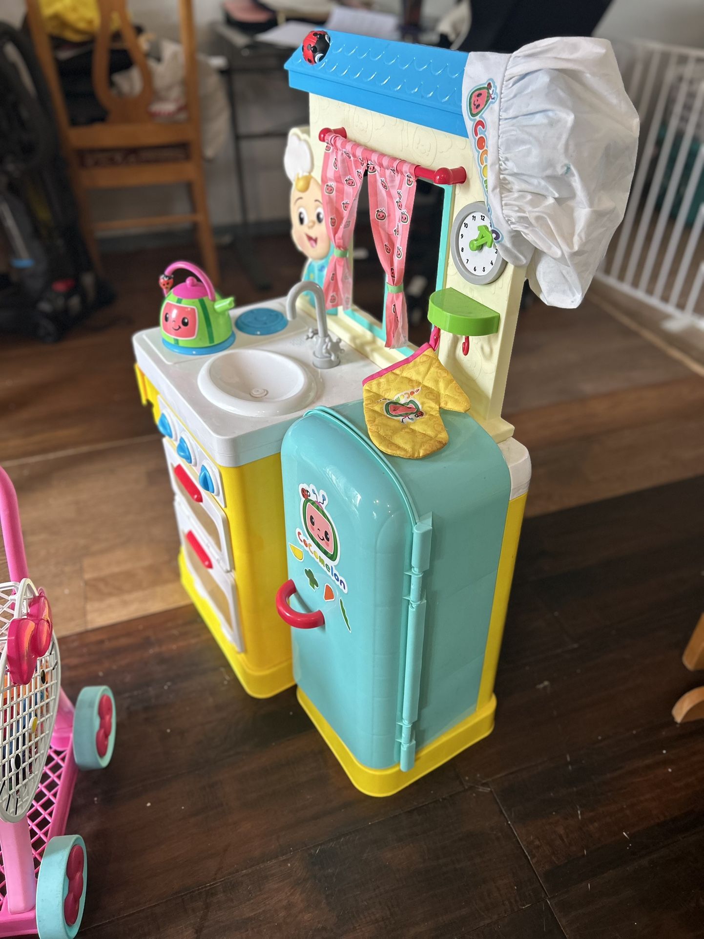 Cocomelon Kitchen w/ Food