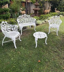 White Vintage Patio Furniture Set – 4 Pieces