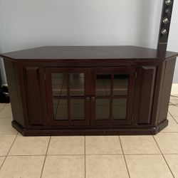 Córner TV Stand