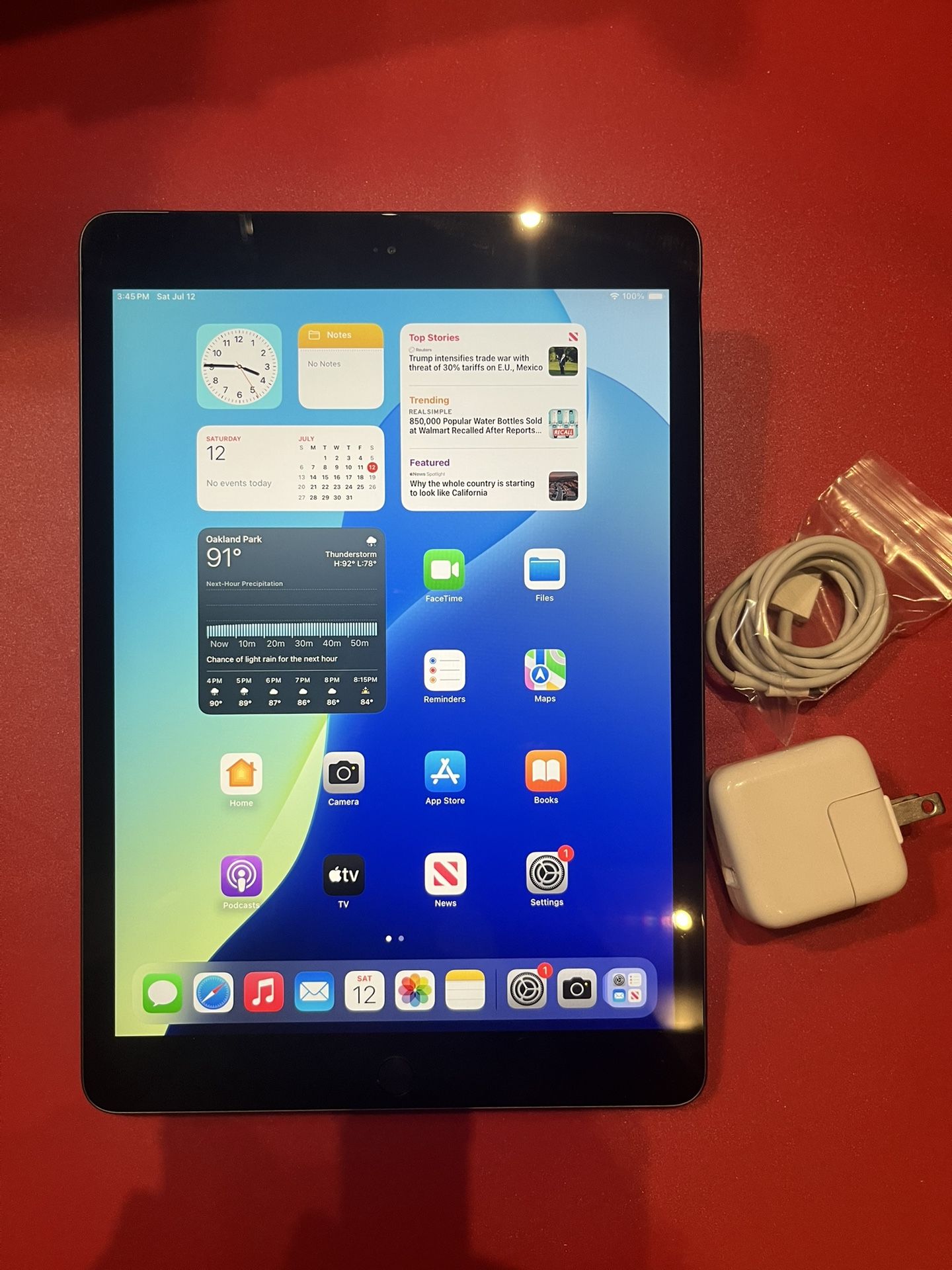 Apple iPad 8th Gen 32GB WiFi+ Cellular unlocked 10.2” iPad—Space Gray complete with usb and Apple Charger
