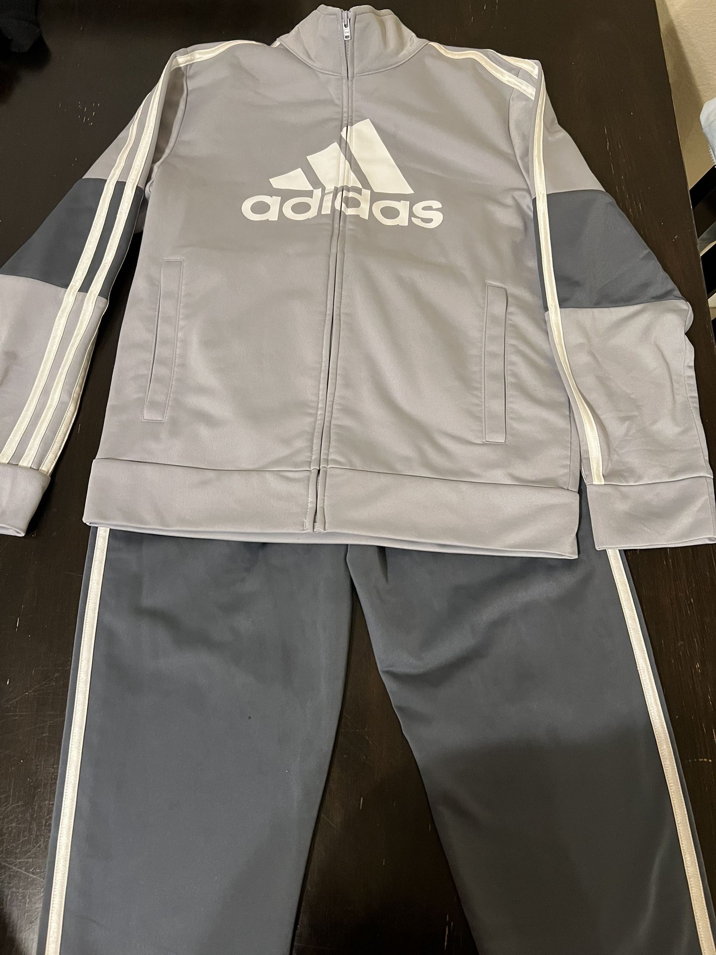 Adidas Size M Youth 
