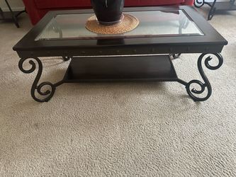 Living Room Center table/2 side tables