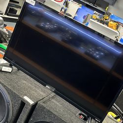 ONN Flat Panel TV 1000012589 (561)