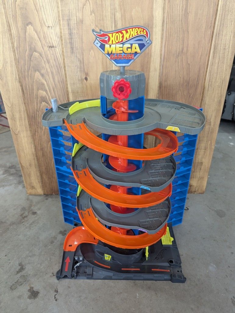 Hot Wheels Mega Garage Playset