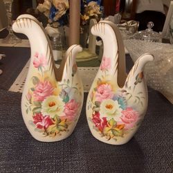 A PAIR OF VERY UNIQUE LOOKING VINTAGE  VASES  these Are  SIGN AND  Marked 