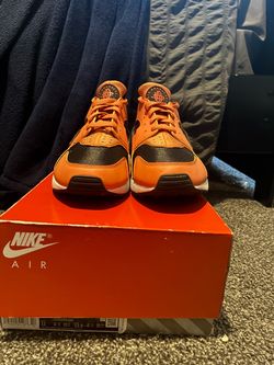 Nike Air Huarache – Men’s Size 11 – Hot Curry/Orange