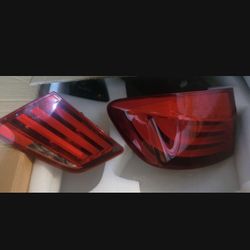2011 BMW 528i Rear Headlights $150