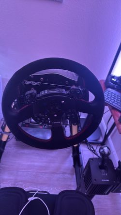Fanatec clubsport v2.5, universal hub for Xbox/pc, and steering wheel rim