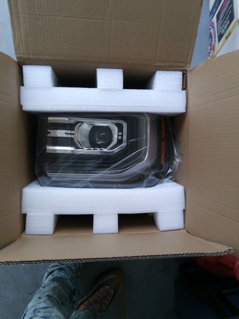 GMC Sierra Headlight