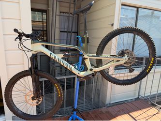Large 2021 Canyon Spectral CF 7
