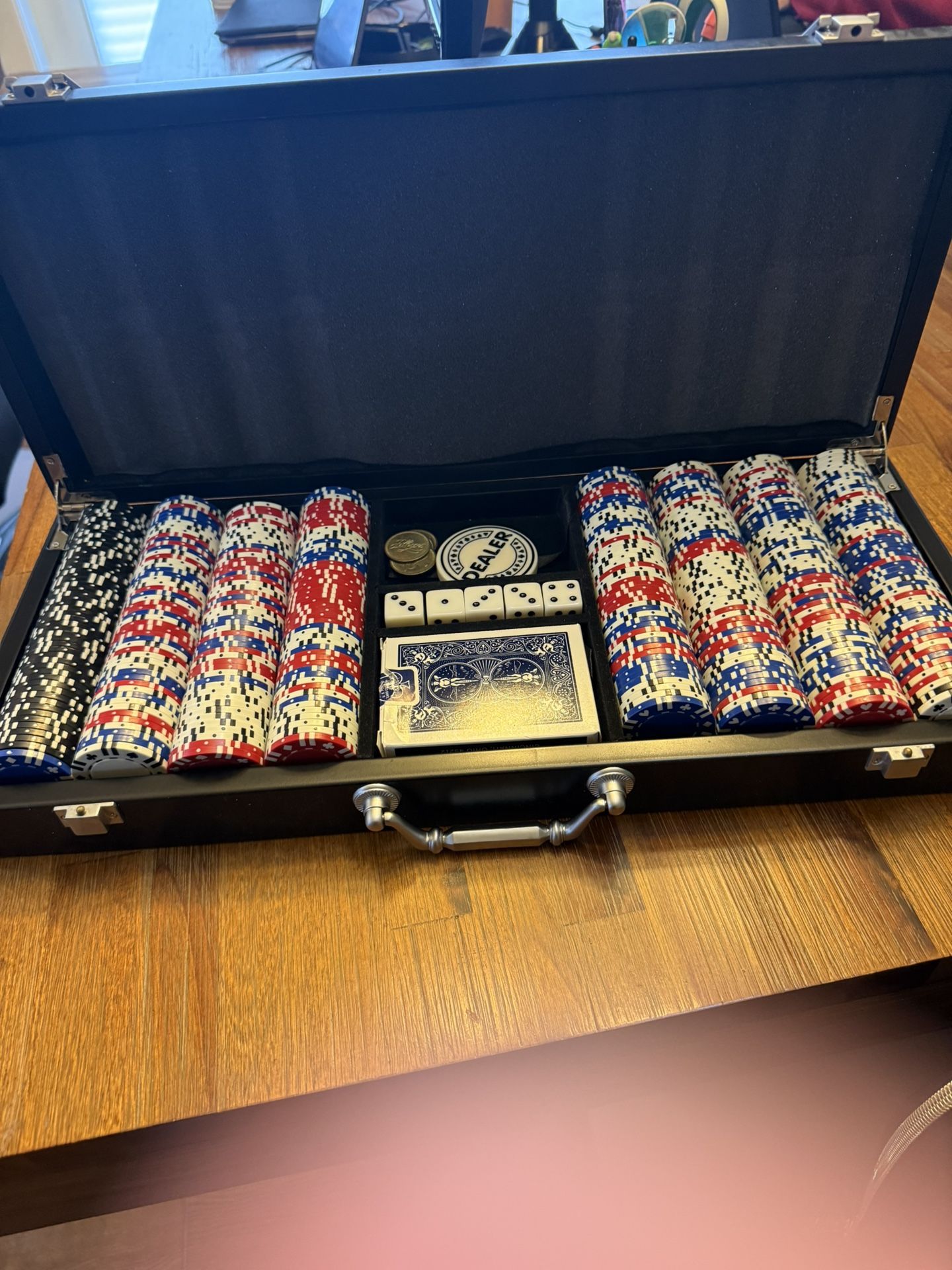 Real Clay Casino Weighted Poker Chip set in case