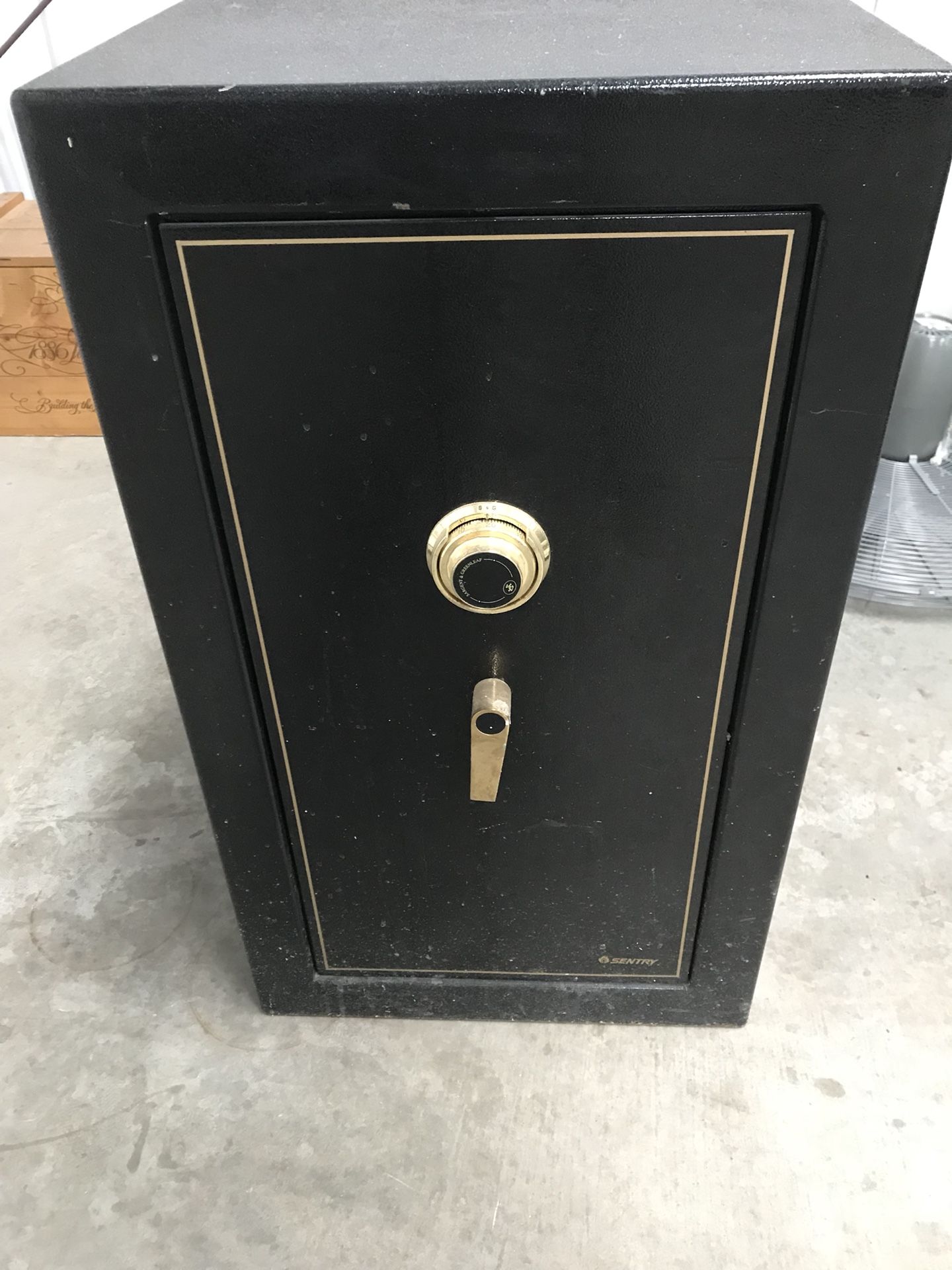 Sentry Safe D888 Executive Security Safe Large