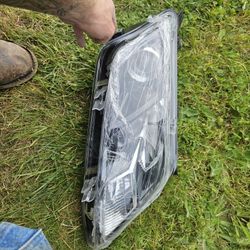 2011 Passenger Side Headlight Ford Fusion 