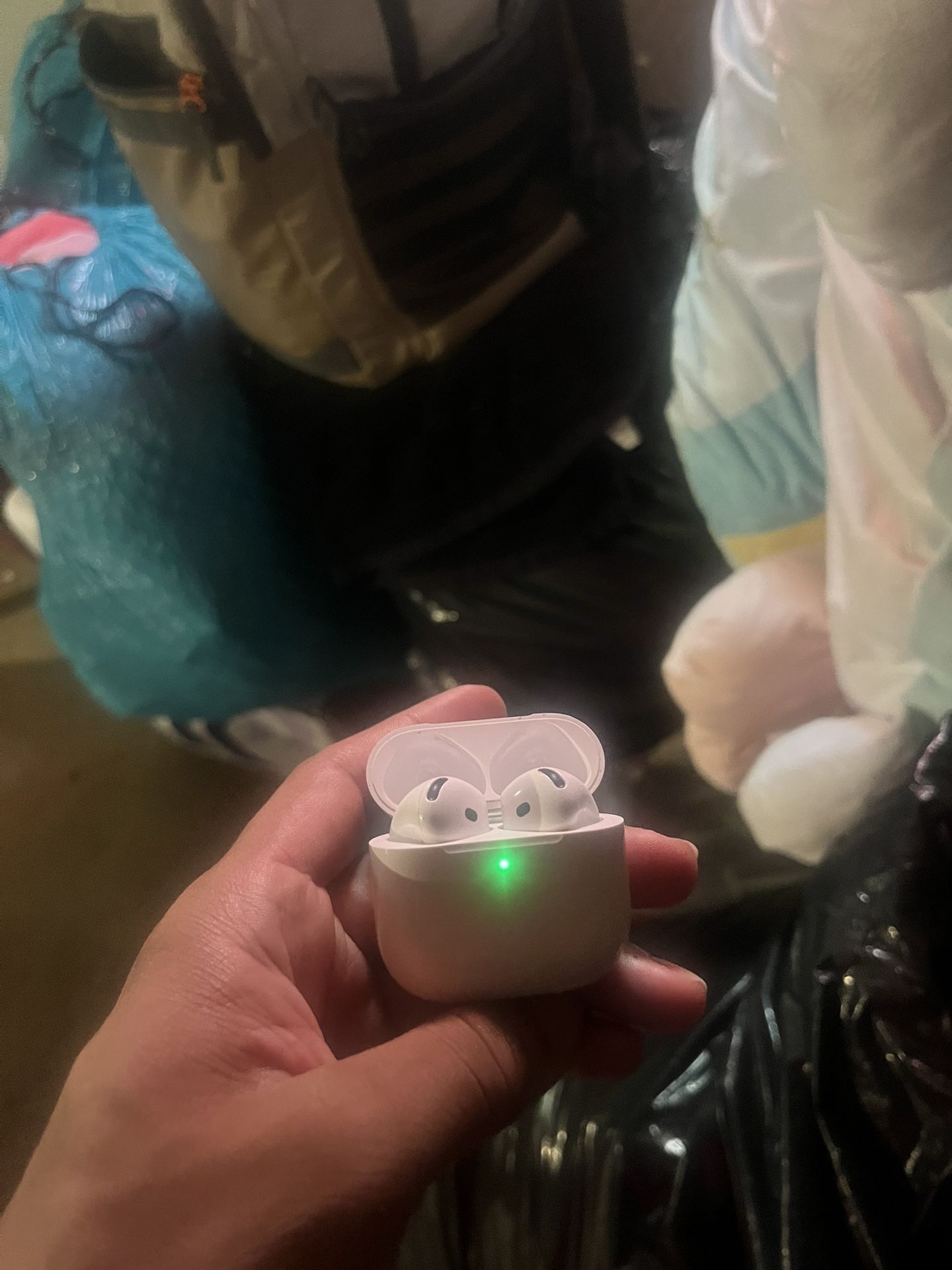 Apple AirPods 4
