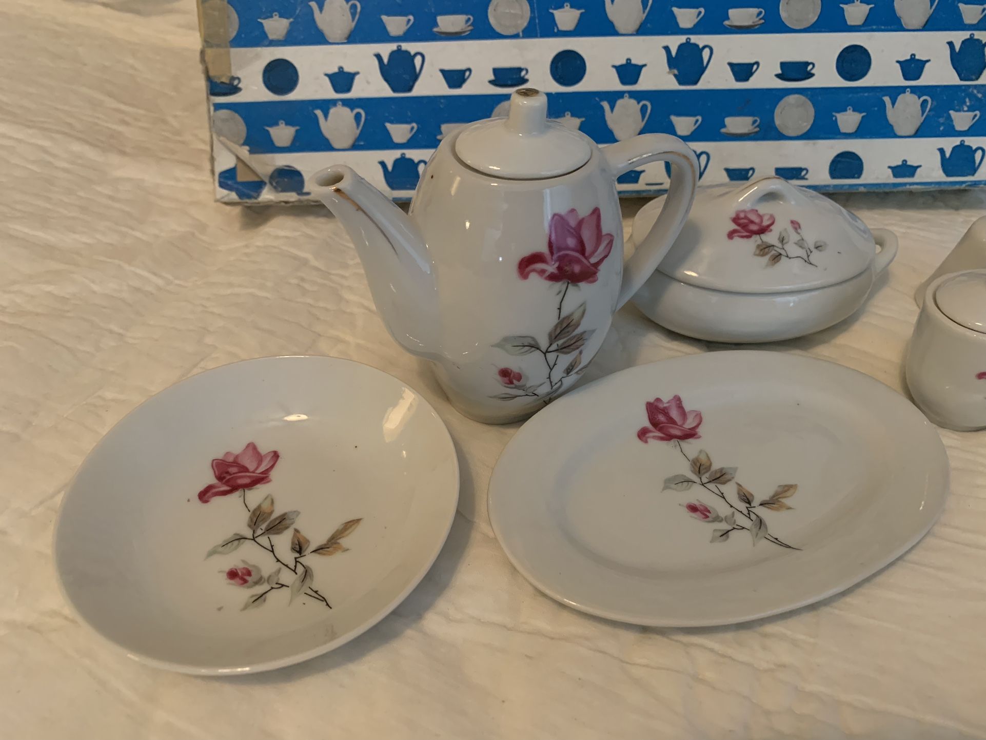 29 Pc Kids Vintage China Type Glass Children’s Tea Set For 6, Made In Japan. Pretty Pink Rose Pattern