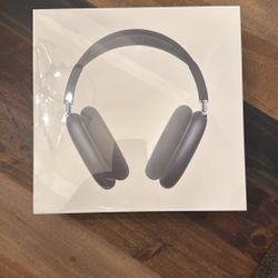 Refurbished Space Gray AirPods Max USB-C