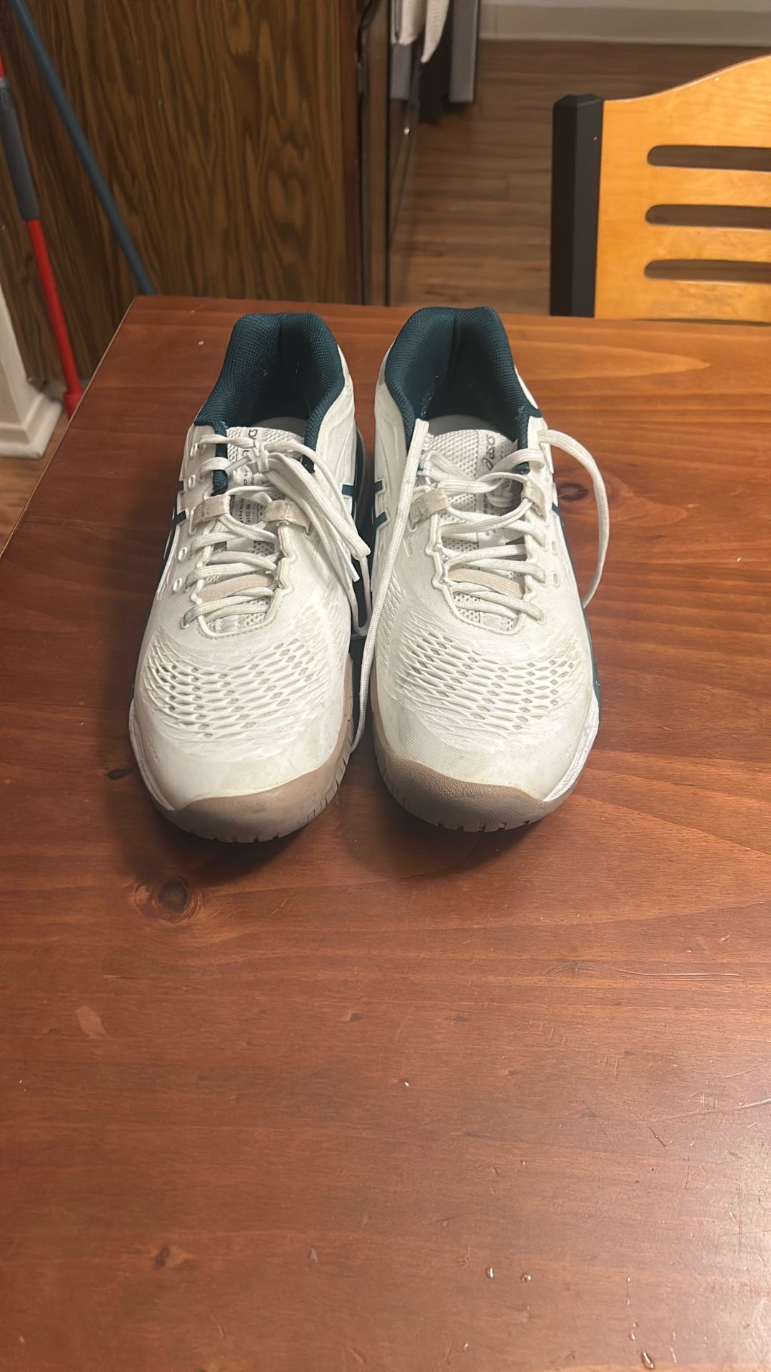 Ascis Gel Resolution 8 Tennis Shoes