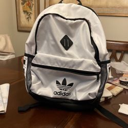  Adidas Back Paack White Color 