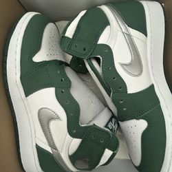 Gorge Green Jordan 1s 