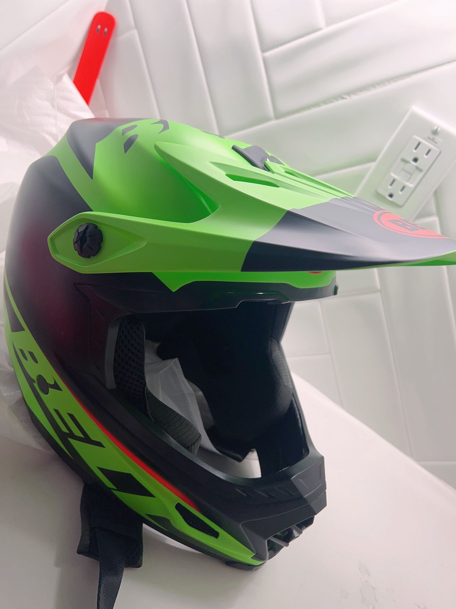 Brand NEW Bell Bike Full-9 Fusion Mips Full-Face Helmet Green / Black Large New