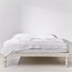 Queen Size URBAN OUTFITTERS Bohemian Mango Wood Platform Bed Frame
