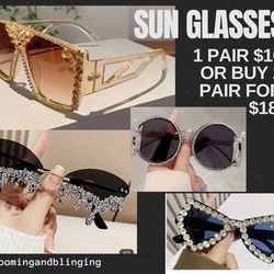 Sun Glasses 2 Pair Of Each Left $10 Each Or 2 For $18