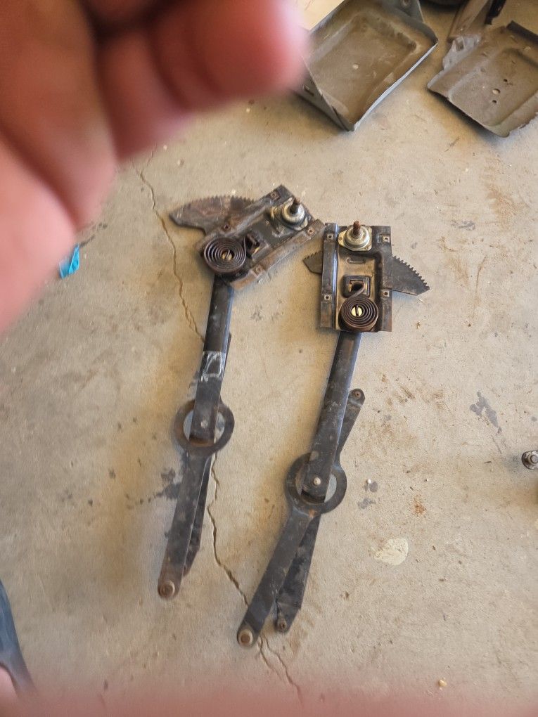 67-72 Chevy K5 Blazer/  C10 Pickup Window Regulator Pair Oem Used