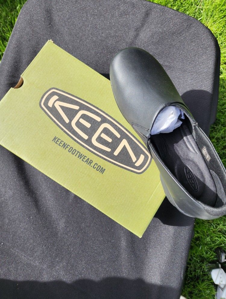 KEEN Leather Service/Nursing CLOGS * NEW